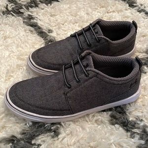 Under Armour size 6 youth boys slip on sneakers.
